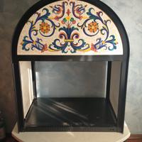 Mobile in acciaio e ceramica per inserto camino