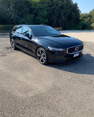 Volvo V60 D4 R-Design