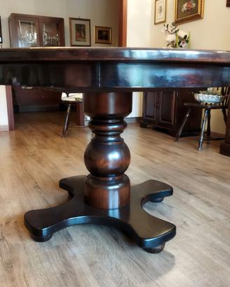Tavolo Pizzetti in legno con sedie abbinate