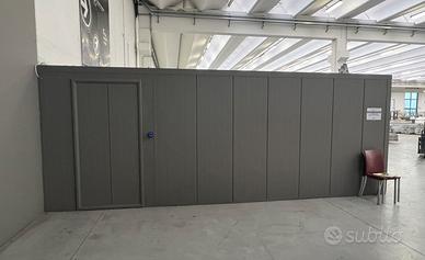 Pannelli da parete con portone-divisorio 20x10 mt