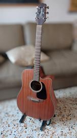 Chitarra acustica Takamine