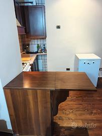 avolo in legno color noce allungabile – 100 €