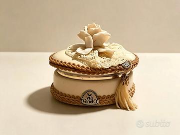 Portagioie Via Veneto con rosa e pizzo