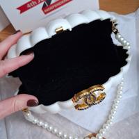 Iconica clutch conchiglia - CHANEL