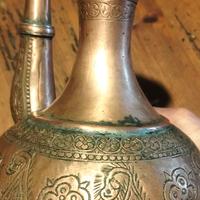 Brocca persiana in ottone inciso – Iran XIX secolo