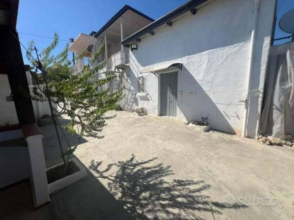 Immobile in asta di 1024 m² con 2 locali a Licata - Vista 3
