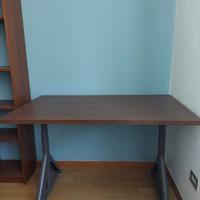 Scrivania ikea (Idasen)