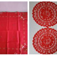 Tre Centrini Natalizi di colore Rosso Acceso 