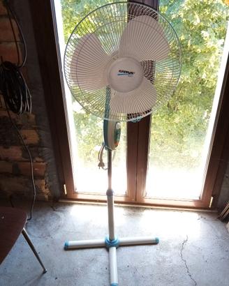 Ventilatore a piantana rotante "Ferrari"ITALY