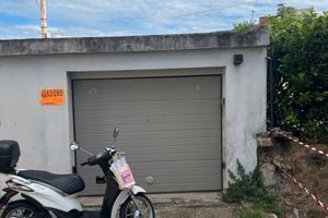 Garage indipendente via Commerciale