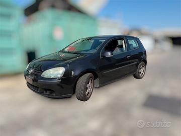VOLKSWAGEN GOLF 5 PER RICAMBI