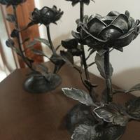 COPPIA DI CANDELABRI IN FERRO BATTUTO