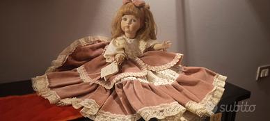 Bambola in porcellana