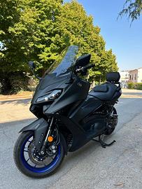 YAMAHA T MAX 560 ICON BLACK