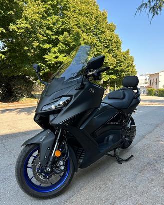 YAMAHA T MAX 560 ICON BLACK