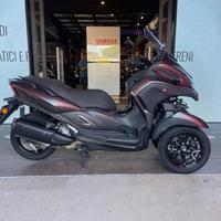 YAMAHA Tricity 300 .