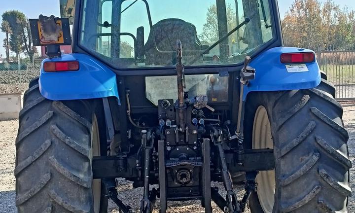 Trattore new holland tl90