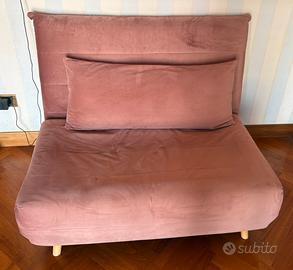 divanetto che diventa un letto
