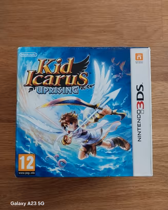  "KID IKARUS UPRISING" PER NINTENDO 3DS.