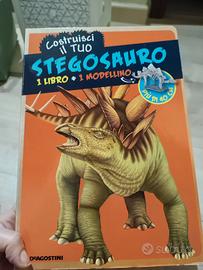 Libro creativo sui dinosauri.