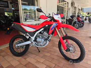 Honda CRF 300 10.2025 KM 2.945 !!!