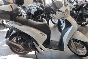 Honda SH 150 Bauletto + Parabrezza