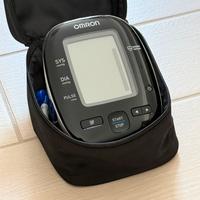 Misuratore di pressione automatic braccio OMRON