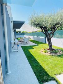 Giardiniere sistemazione aree verdi