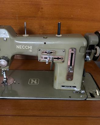 macchina da cucire Necchi serie Mira
