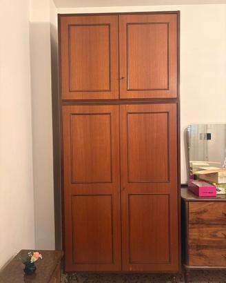 Armadio in legno