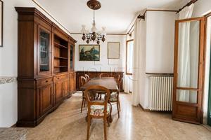 Appartamento di 90 m² con 4 locali e posto auto a 