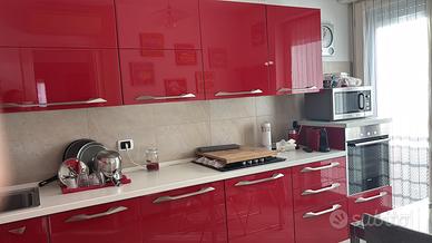 Cucina Scavolini modello Flux laccato lucido rosso