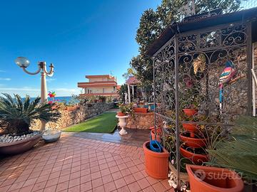 Pietra ligure si propone trilocale con vista mare