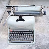 Macchina da scrivere vintage Olivetti Lexikon 80 