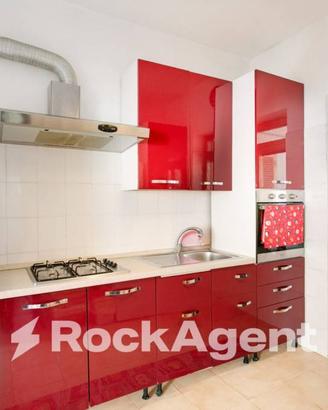 PORZIONE DI VILLINO CON AMPIO GIARDINO