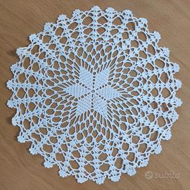 Centrini all’uncinetto fatti a mano 27 cm stella