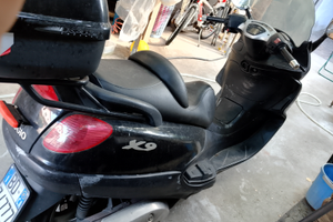 Scooter piaggio X9 500