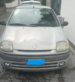 Renault Clio del 2001