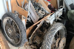 ricambi vari pegaso 650 del 1995