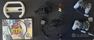 PlayStation 1 con 2 controller e accessori CTR