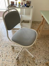 Sedia da scrivania IKEA ÖRFJÄLL bianca e grigia