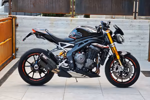 Triumph Speed Triple 1200 RS - SC Project /Öhlins