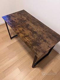 Tavolo Color Rovere gambe in metallo