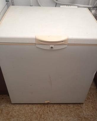 Freezer a pozzetto Whirlpool 