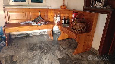 Giropanca angolare in legno massello con contenito