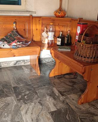 Giropanca angolare in legno massello con contenito
