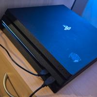 PS4 Pro + 2 controller 
