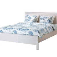 letto matrimoniale (con comodini)