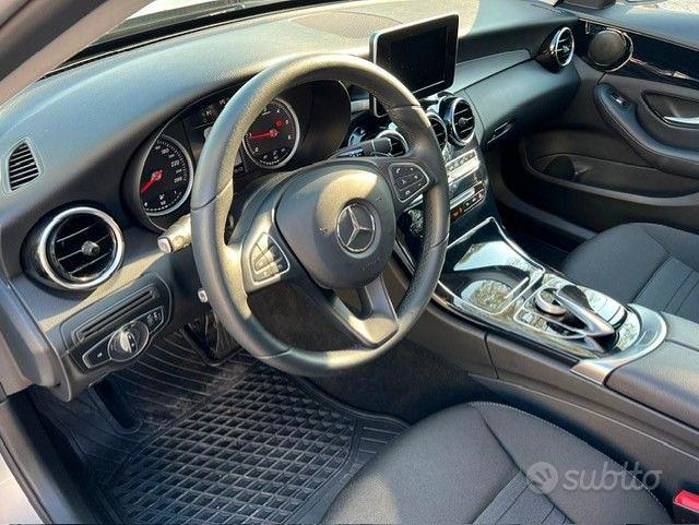 Mercedes-Benz C-Class 2019 photo 4