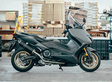 Special Titanium Black Yamaha T-Max 560